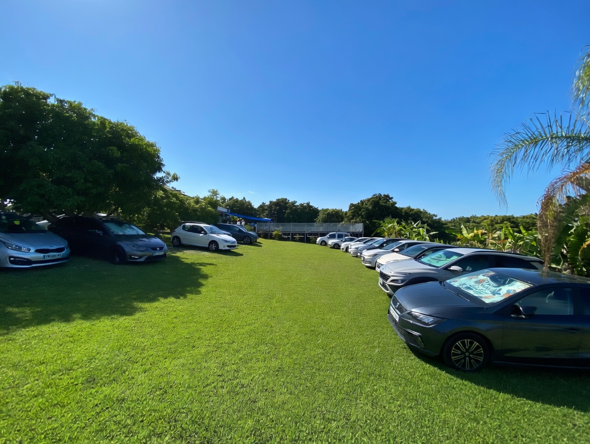 Parking de la Salle Zoiseaux Paradis